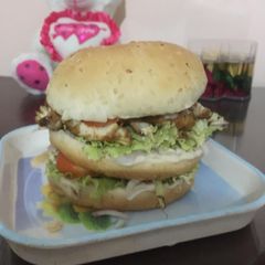 Double layered burgr A picture of Double layered burgr.