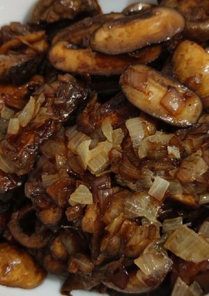 A picture of Stir fry triple mushrooms.