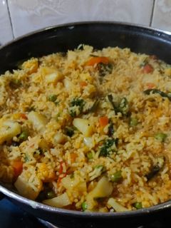 मिक्स व्हेज पुलाव (Mix Veg Pulao Recipe In Marathi) रेसिपी चे मुख्य फोटो