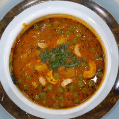 A picture of Aloo matar curry.