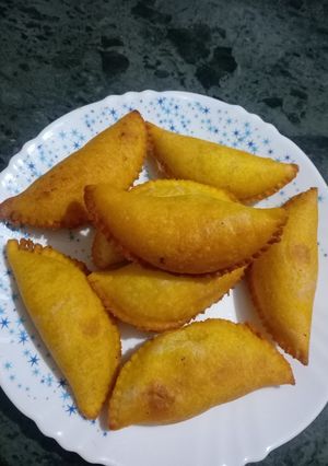 घुघरा (गुजराती स्वीट डिश) (Ghughra gujarati sweet dish recipe in Hindi) रेसिपी मुख्य फोटो