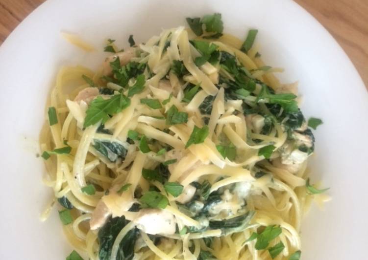 How to Make Perfect Creamy chicken and spinach pasta