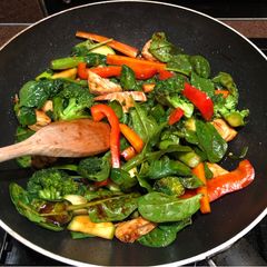 A picture of No carb chicken stir fry.