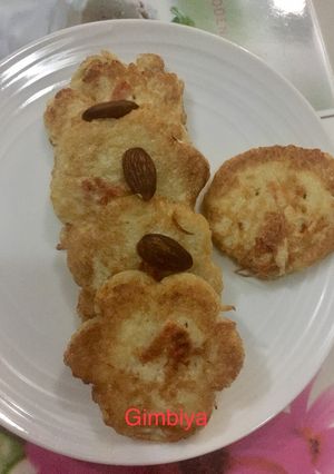 A picture of French Toast.