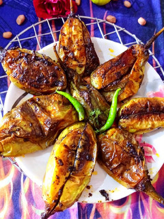 भरवा मसाला बैंगन (bharwa masala baingan recipe in Hindi) रेसिपी मुख्य फोटो