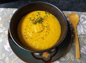 Foto principal de Sopa crema de choclos, zanahorias y calabaza