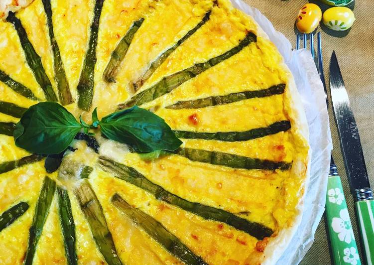 Simple Way to Prepare Fatto in casa super veloce Torta salata di asparagi