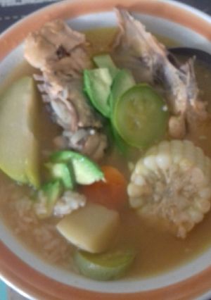 Una foto de Caldo de huesos de pollo