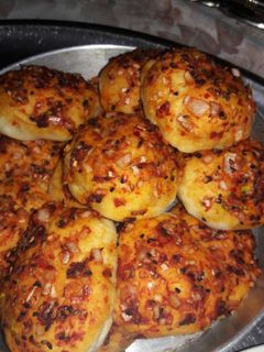 صورة لوصفة فطاير بفليفلة (فطاير محمرة)🌶🍞