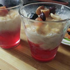 A picture of Christmas trifle.