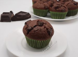Foto di Muffin yogurt e cioccolato con cuore di Nutella