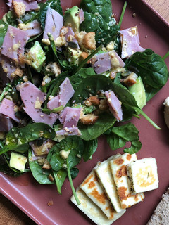 Une photo de Lunch box: Salade d’épinards