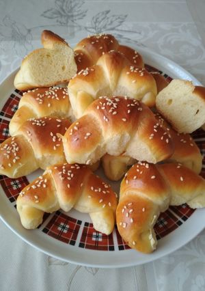 Mini kiflik szezámmaggal ! (pille könnyű) recept fotója