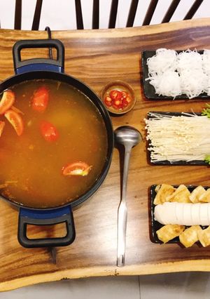 Hình của món Lẩu măng chua cay.
