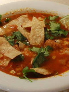 Una foto de Sopa de tortilla (con carne de res)