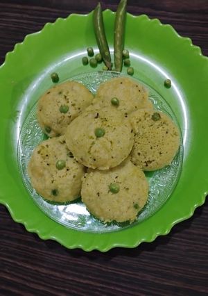 A picture of Rava Matar Idli.
