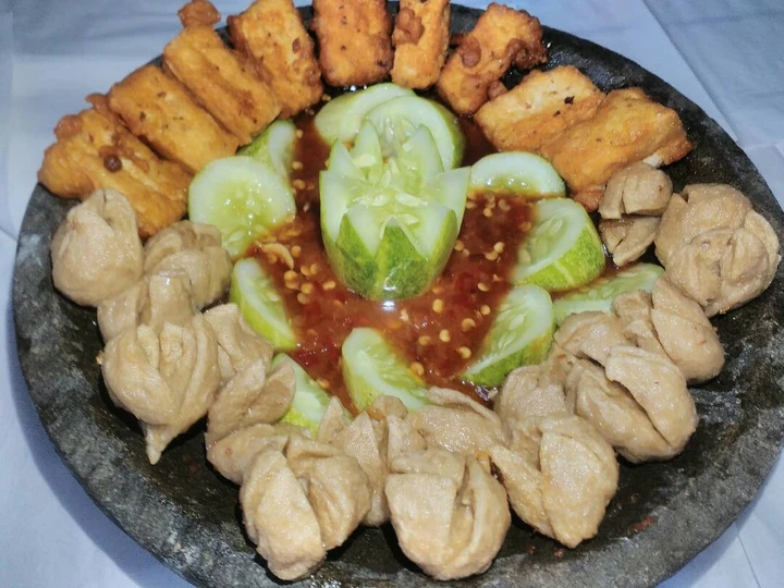 Cara Sederhana Membikin Resep  Rujak bakso, tahu dan timun yang Lezat, Enak