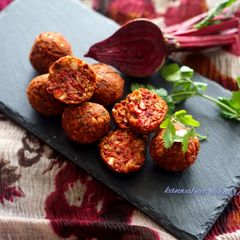 A picture of Beetroot falafel.