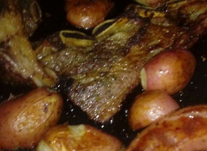 Una foto de Asado al horno con papas (patatas)