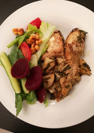 A picture of Roast Chicken with Potatoes.