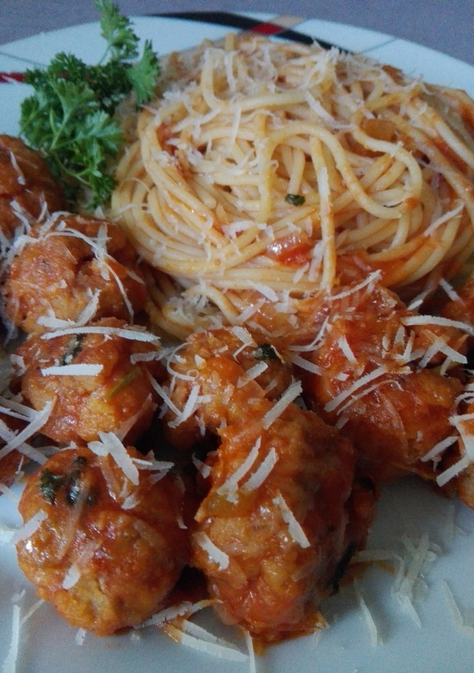Una foto de Spaghetti con albóndigas de ricotta
