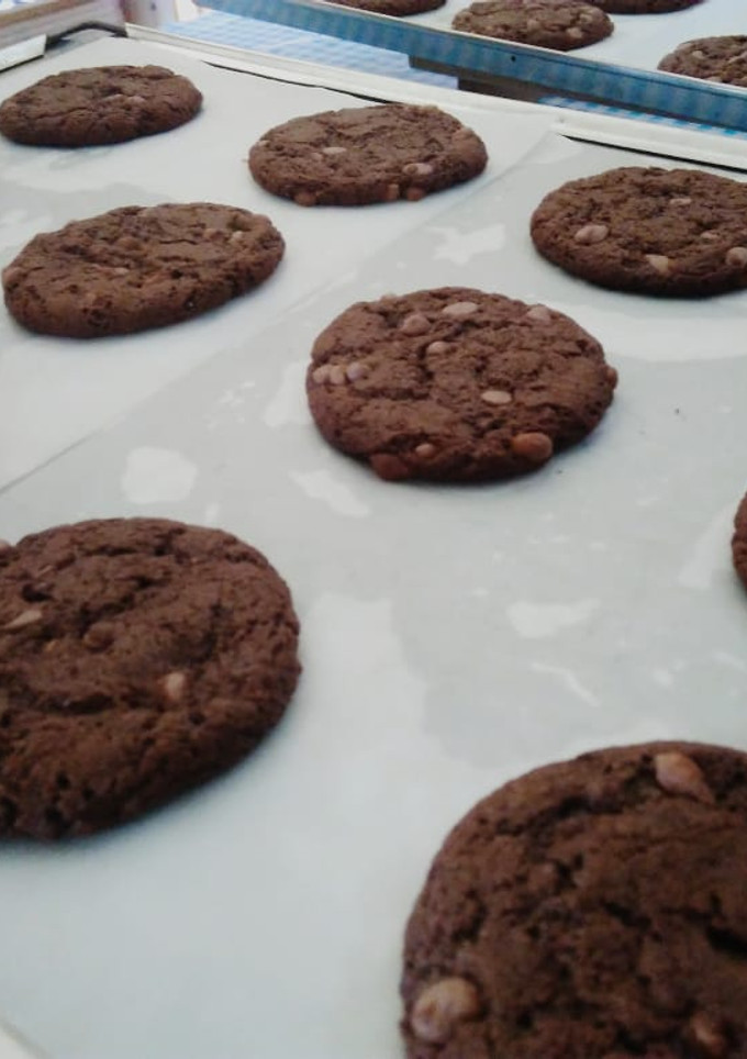 Una foto de Galletas de chocolate rellenas