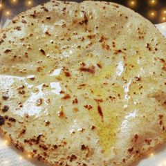 Chapaati makkhan maar kay 😋 A picture of Chapaati makkhan maar kay 😋.