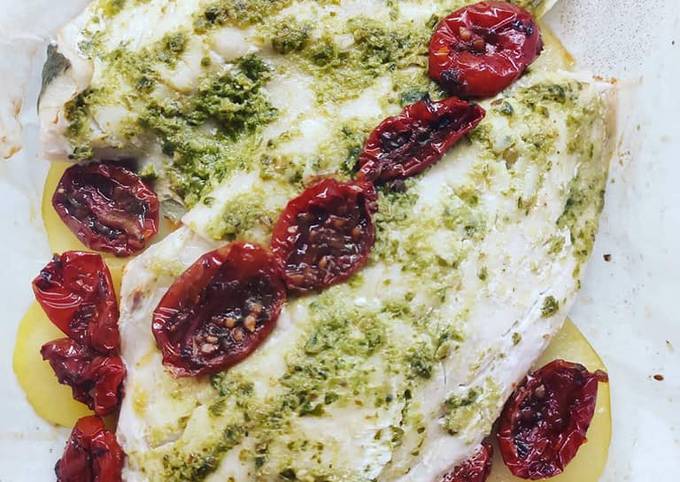 Ricetta Filetti Di Orata Al Cartoccio Con Patate Pesto E Pomodorini Con Di La Cucina Di Dany Mimmi Cookpad