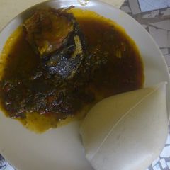 A picture of Semo n vegetable soup.