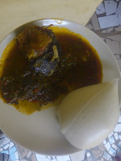 A picture of Semo n vegetable soup.