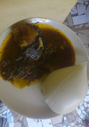 A picture of Semo n vegetable soup.