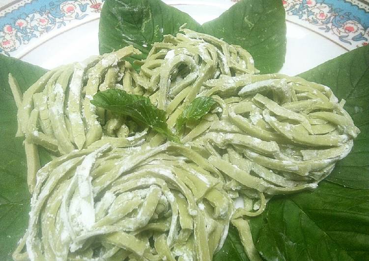 Spinach noodle without egg