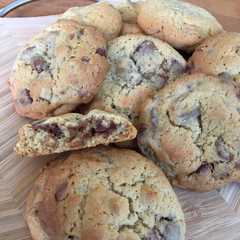 A picture of Chocochips Walnut Cookie.