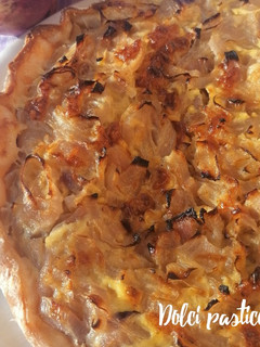 Foto di Torta salata alle cipolle rosse di tropea