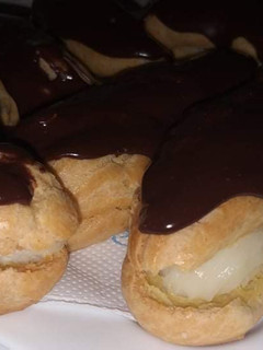 صورة لوصفة ليزيكلار 🍫🧃 بعجينة الشو مع كريم باتسيير ولا اروع 👌😍