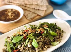 Hình của món Hến xào xúc bánh tráng.