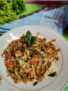 Foto resep Bakmi Goreng Pelengkap nasi kuning