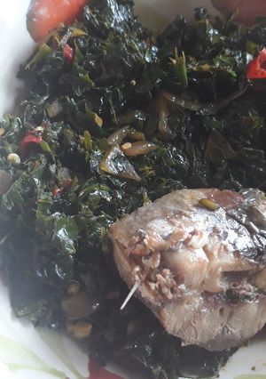 A picture of Fresh fish and vegetables.