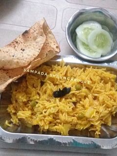 झटपट कुकर पुलाव (cooker pulav recipe in marathi) रेसिपी चे मुख्य फोटो