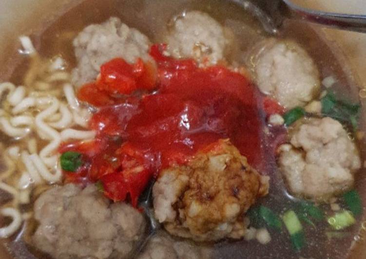 Bagaimana Memasak Bakso kuah Homemade SUPER MANTABH! Anti Gagal