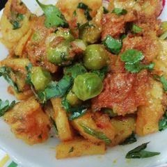 A picture of Sookhe Aloo matar.