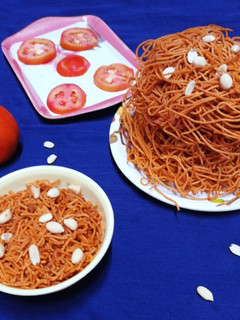 टमाटर बेसन सेव (Tamatar Besan Sev recipe in Hindi) रेसिपी मुख्य फोटो
