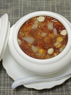 冰糖雪梨燉桃膠 的食譜成品照片
