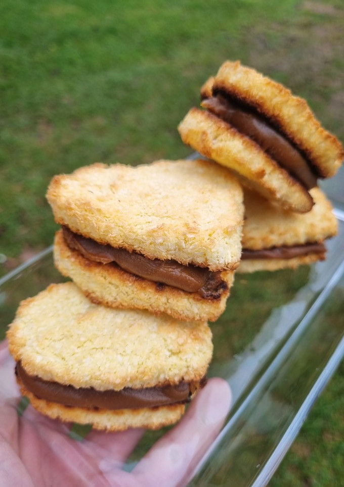 Una foto de Alfajores de Coco🐊