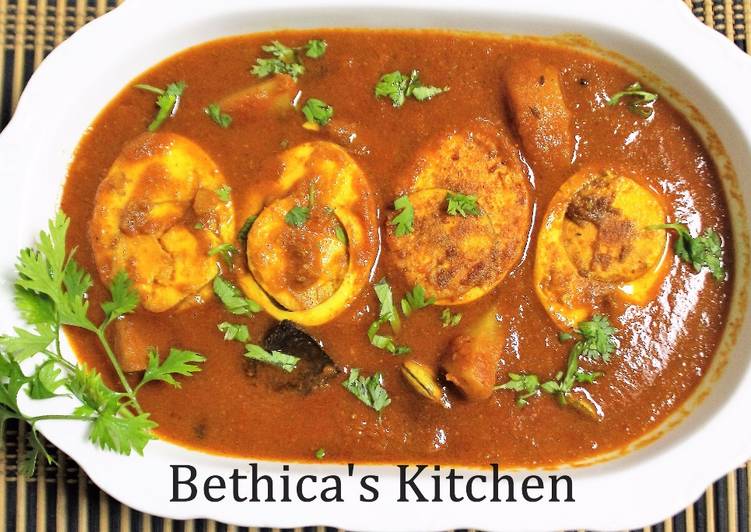 Recipe of Any-night-of-the-week Dimer Dalna (Bengali Style Egg Curry)