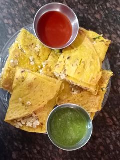 स्टफ्ड बेसन चीला (Stuffed besan cheela recipe in hindi) रेसिपी मुख्य फोटो