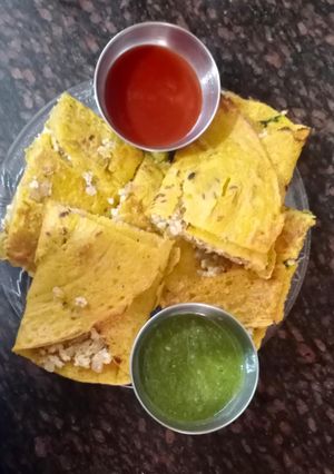 स्टफ्ड बेसन चीला (Stuffed besan cheela recipe in hindi) रेसिपी मुख्य फोटो