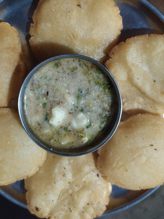 फलाहारी पूरी सब्जी (Falahari puri sabzi recipe in hindi) रेसिपी मुख्य फोटो