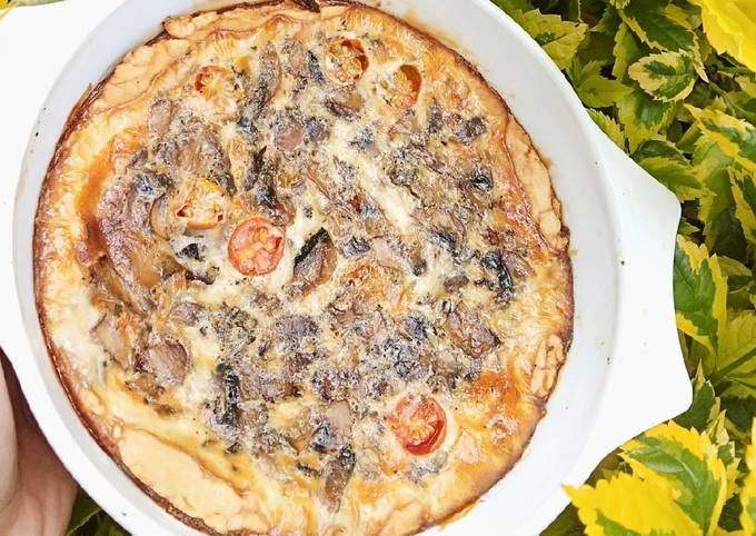 Vegetarian Mushroom and cherry tomato quiche