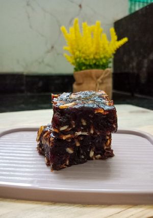A picture of Sugar free Date Fudge.